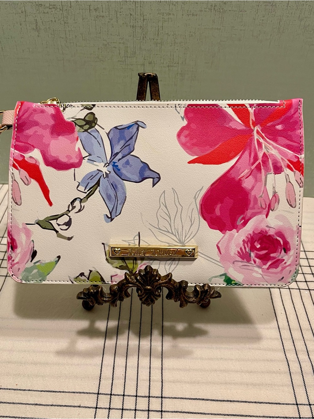 NWOT BETSEY JOHNSON Floral Print Clutch - Pink & White